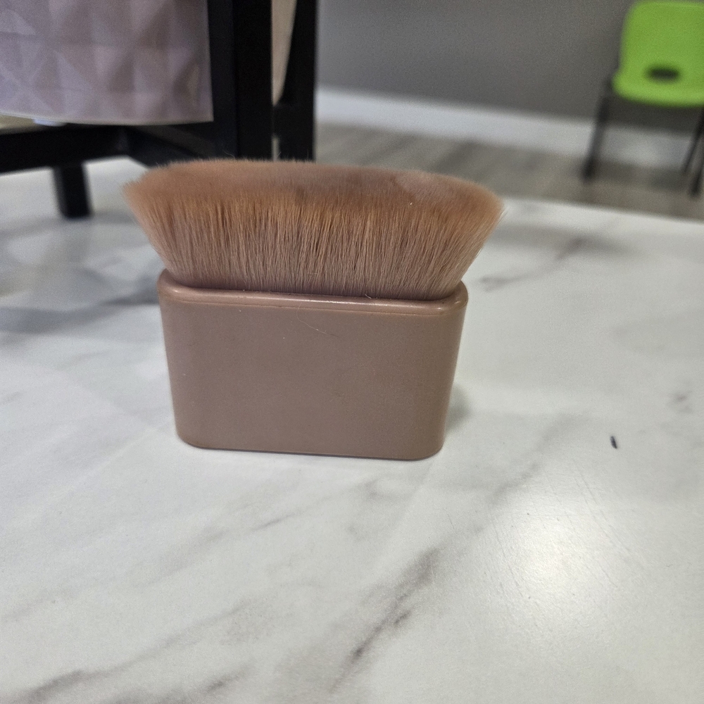 KKW Beauty Body Brush